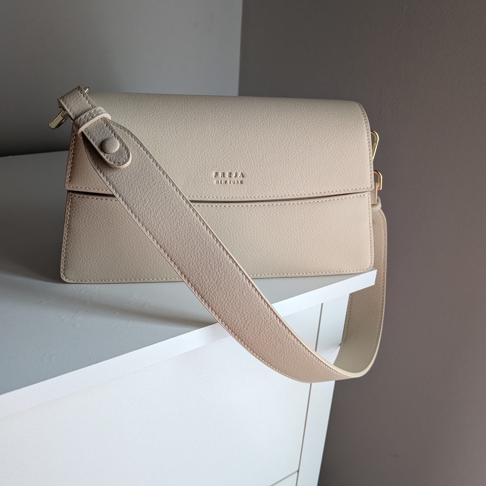 Freja Mini shoulder bag In oat